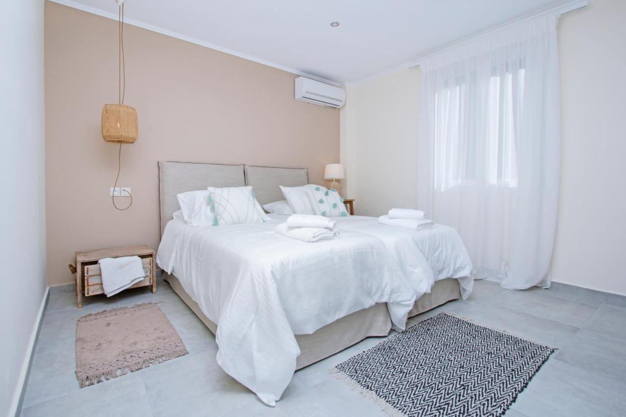 Athena Luxury Apartments Mesongi Exterior photo